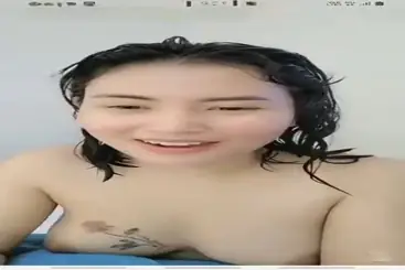 Rekaman Live Show Gadis Mulus Goyang Panas poster